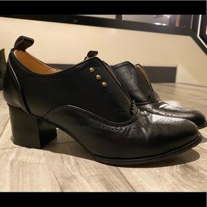 Black ankle boots, great for office job, so cute